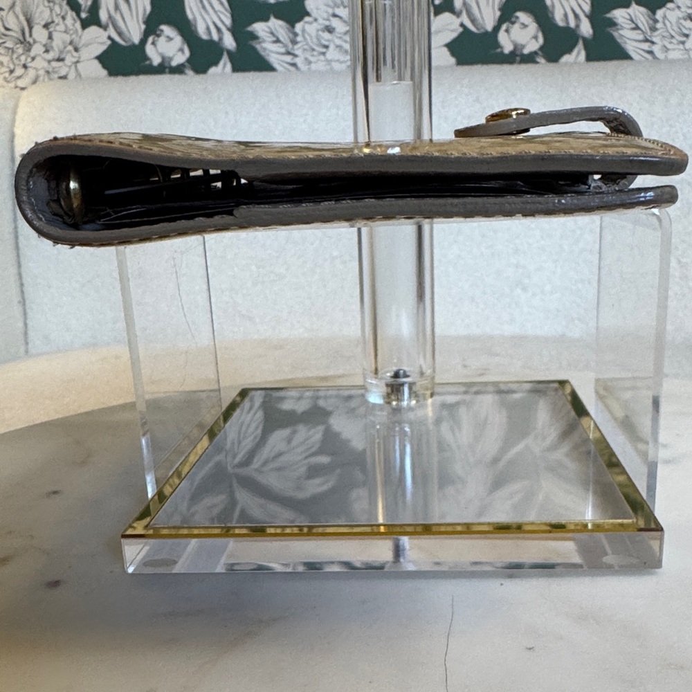Louis Vuitton Authentic Vernis Monogram Organizer - Picture 3 of 13